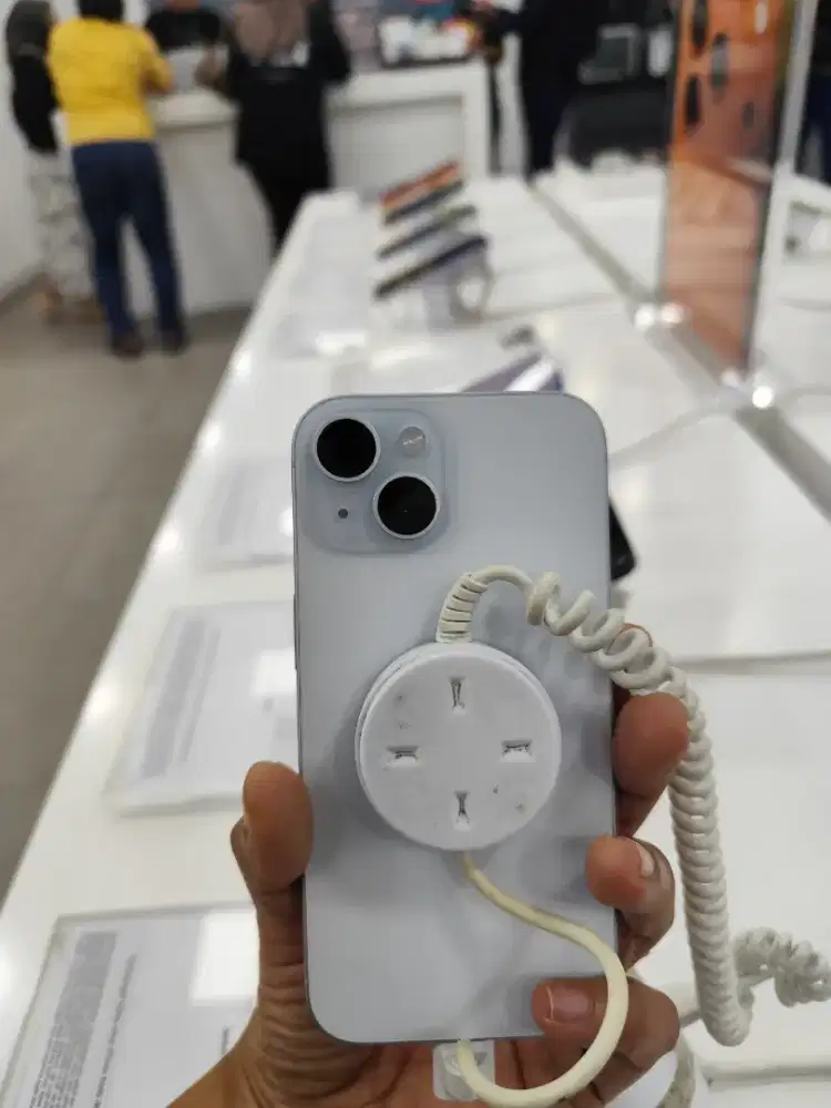 Iphone 15 garansi ibox