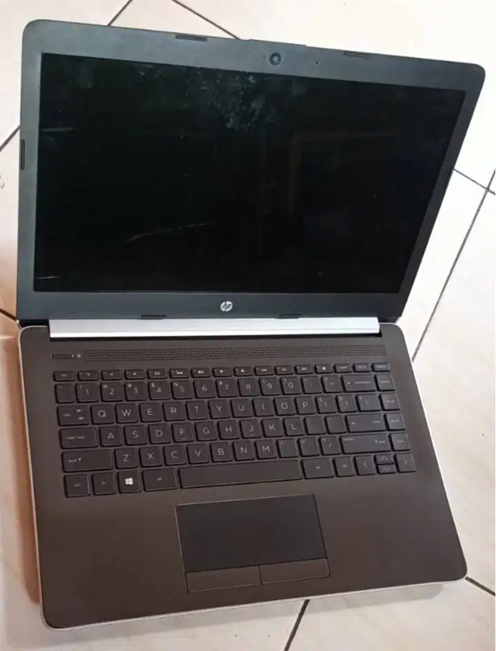 Laptop HP 14-CM0095AU AMD Mati Total