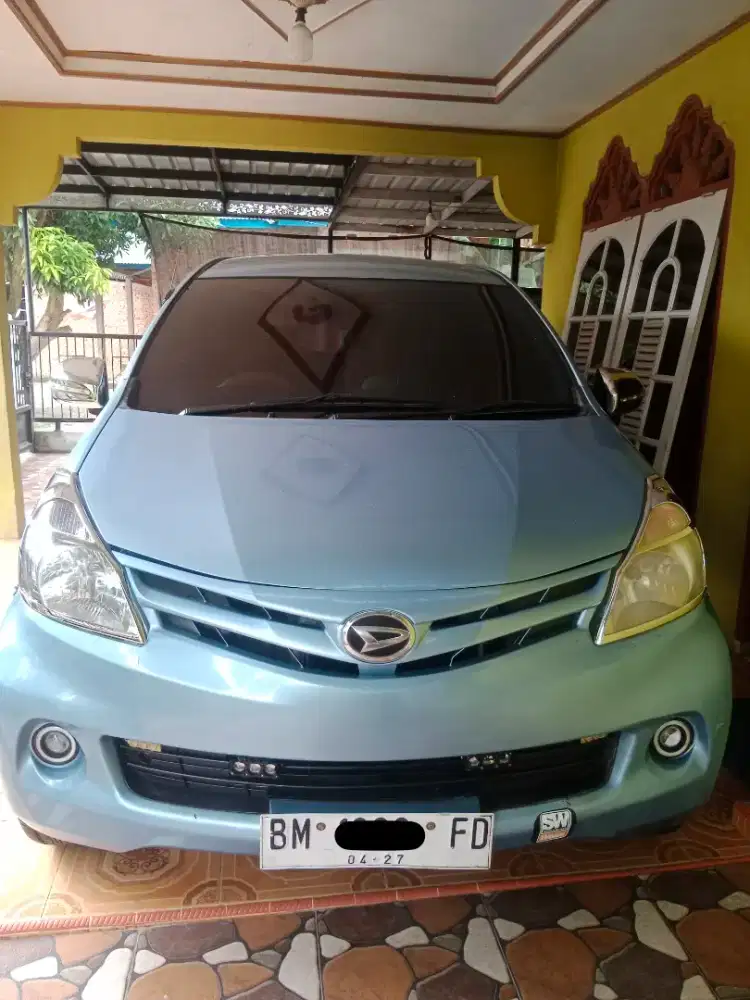 mobil daihatsu xenia