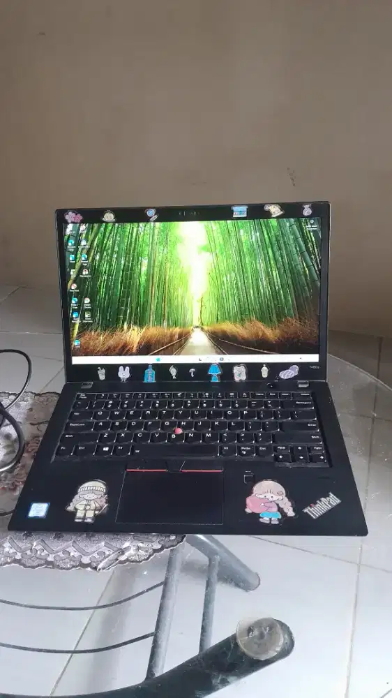Dijual laptop Lenovo T480S touchscreen kondisi baik