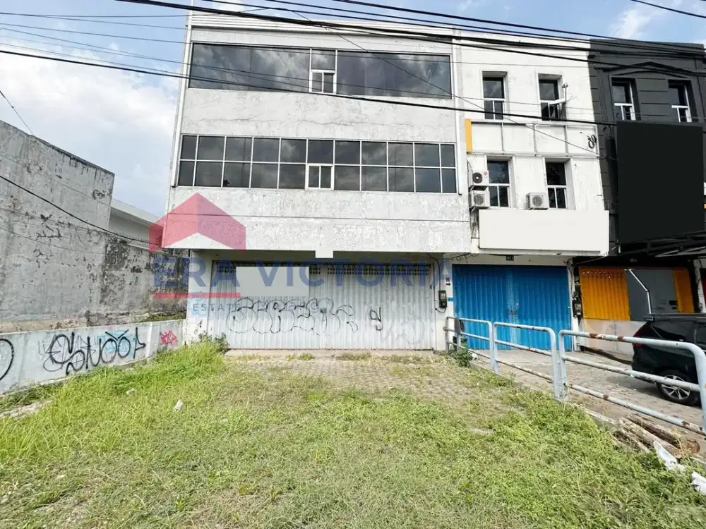 Ruko Sewa Tengah Kota Lebar Depan 8 Meter Akses Kendaraan Besar