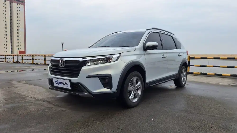 Kredit Murah - Honda BR-V 1.5 E MT 2023 Putih Mutiara