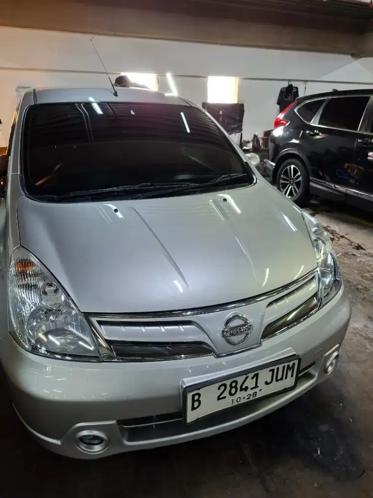 Grand Livina XV matic 2011