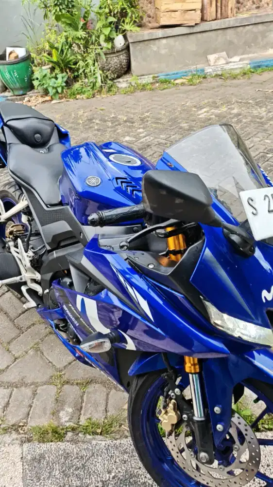 R15 V3 2018 km 23rb