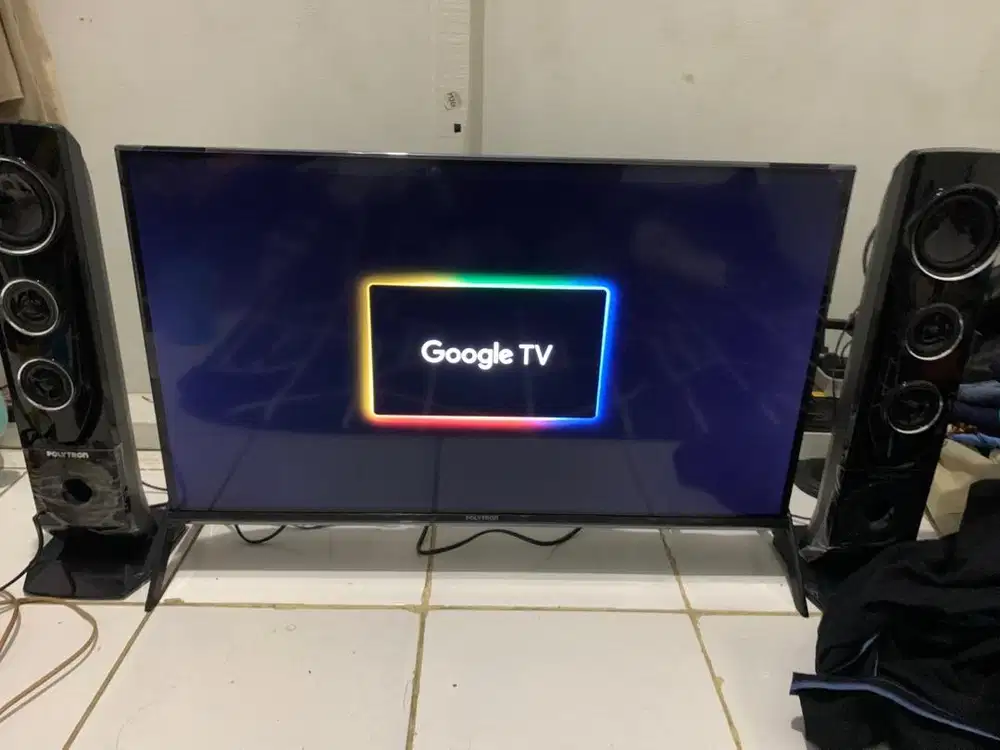 Polytron speaker tower