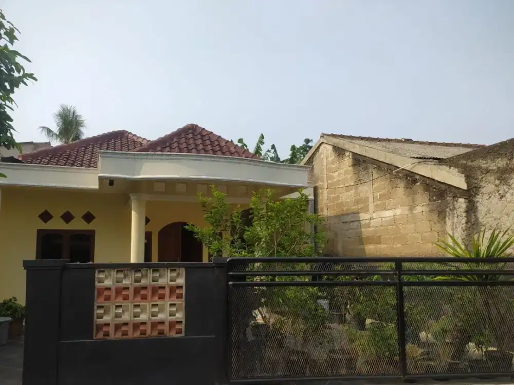 Rumah asri dan bagus Lt 200 m2 dekat Grand Depok City
