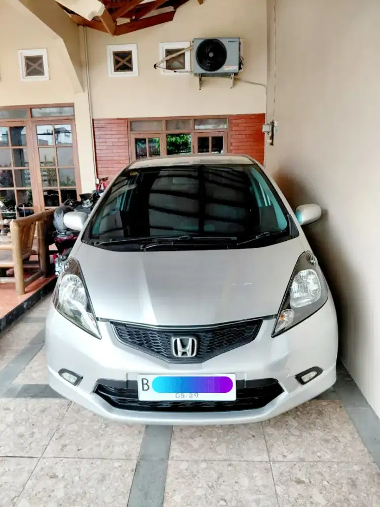 Istimewa Honda Jazz seri S I-VTEC 1.5 Auto