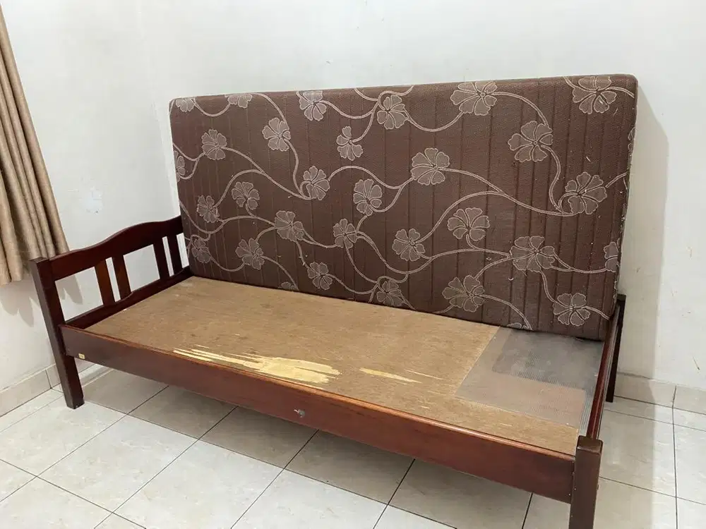 Dipan beserta kasurnya