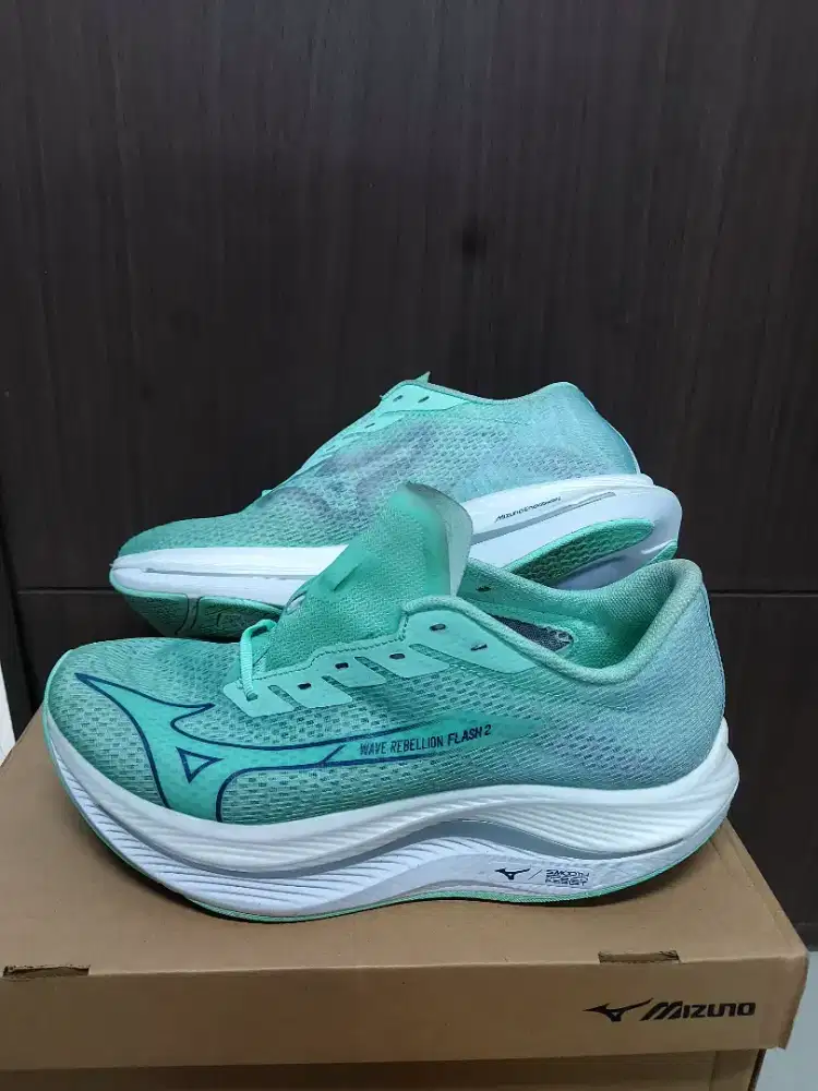 mizuno wave rebellion flash 2