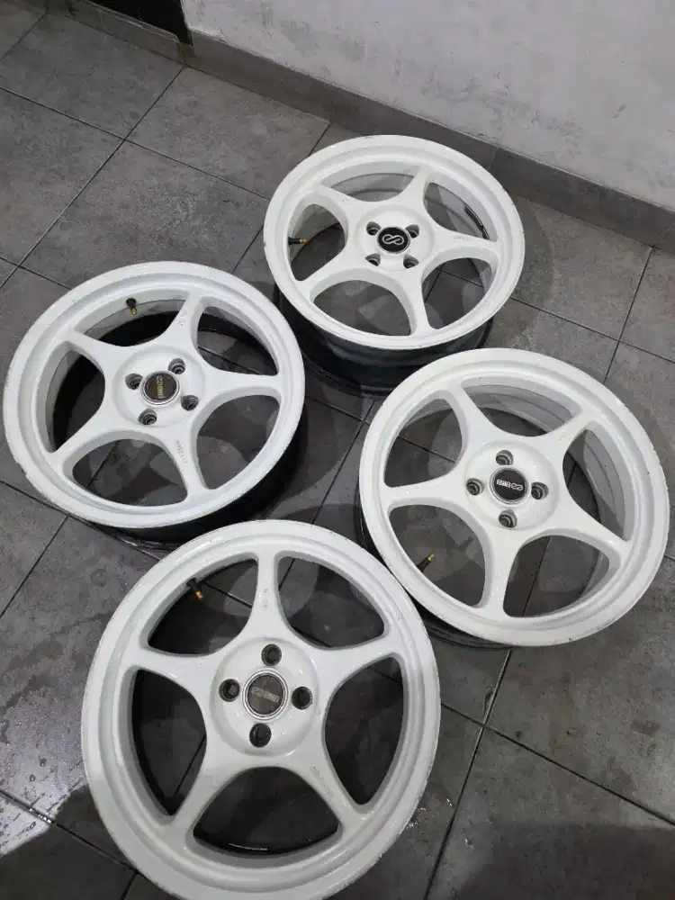 Enkei Tulang RP01 R17