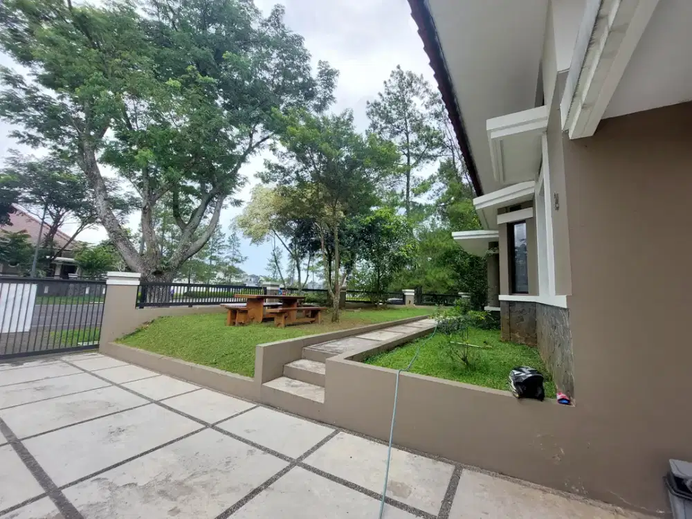 Rumah Hoek Mewah di Bandung Tempoe Doeloe Kota Baru Parahyangan