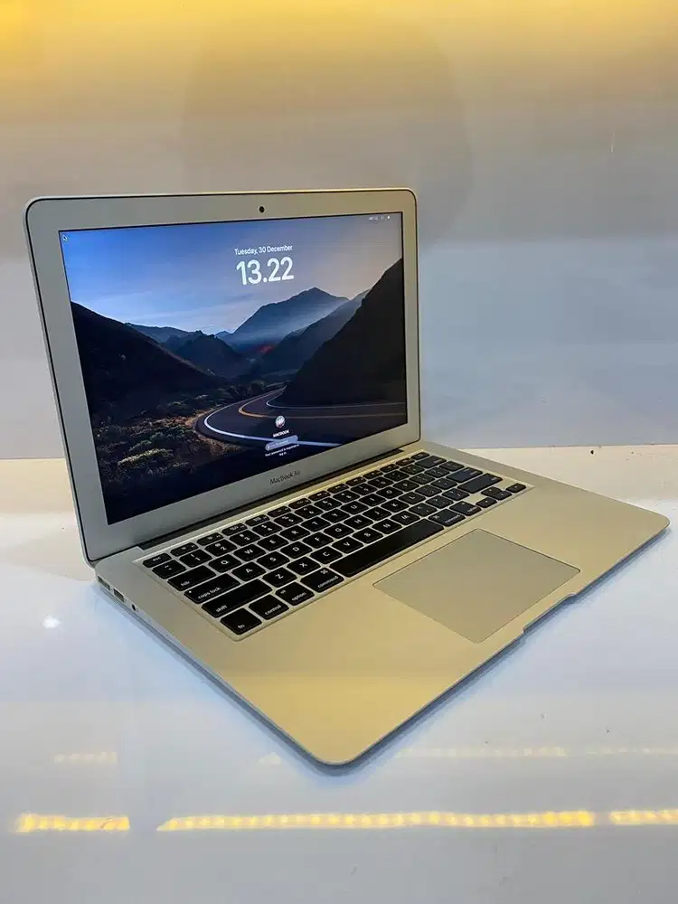 Macbook Air 2017 Core i5 Fullset