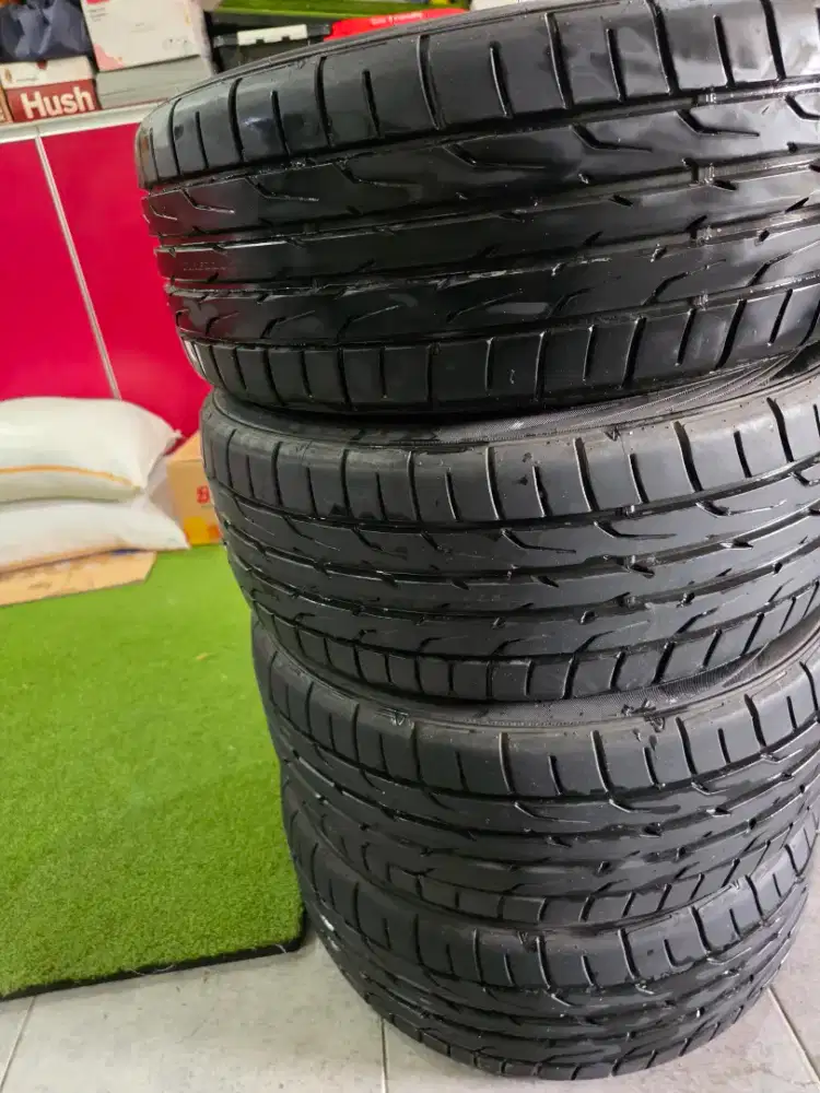 Ban Dunlop Direzza 002 215/45 R17 2025