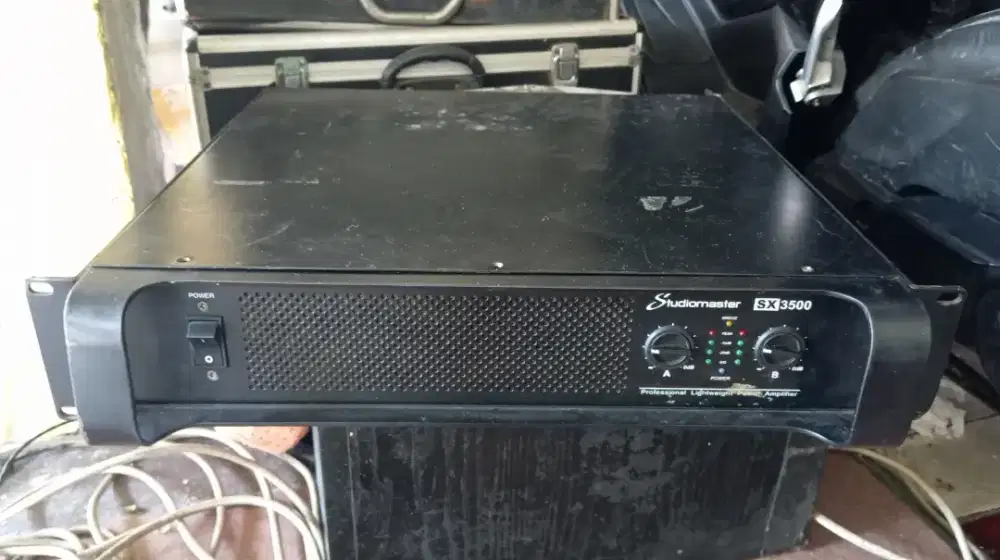 POWER AMPLIFIER STUDIOMASTER SX 3500 Bekas second