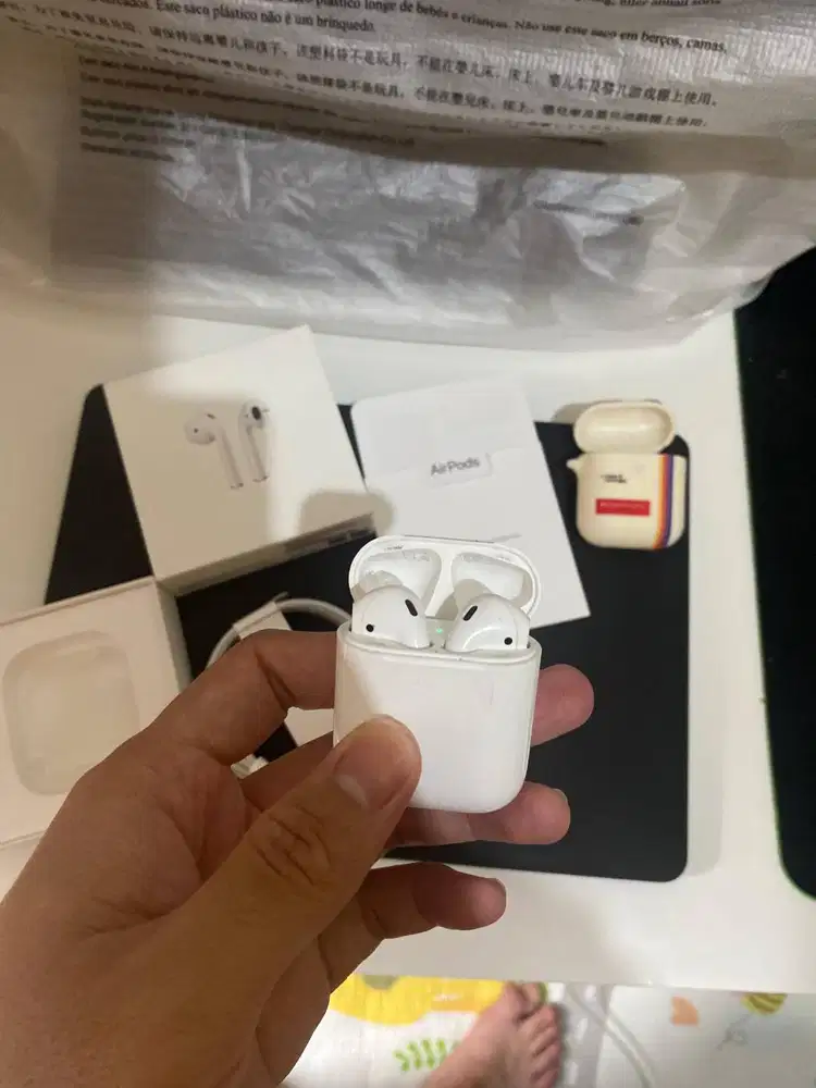 AirPods Gen 2 ORIGINAL (Preloved)