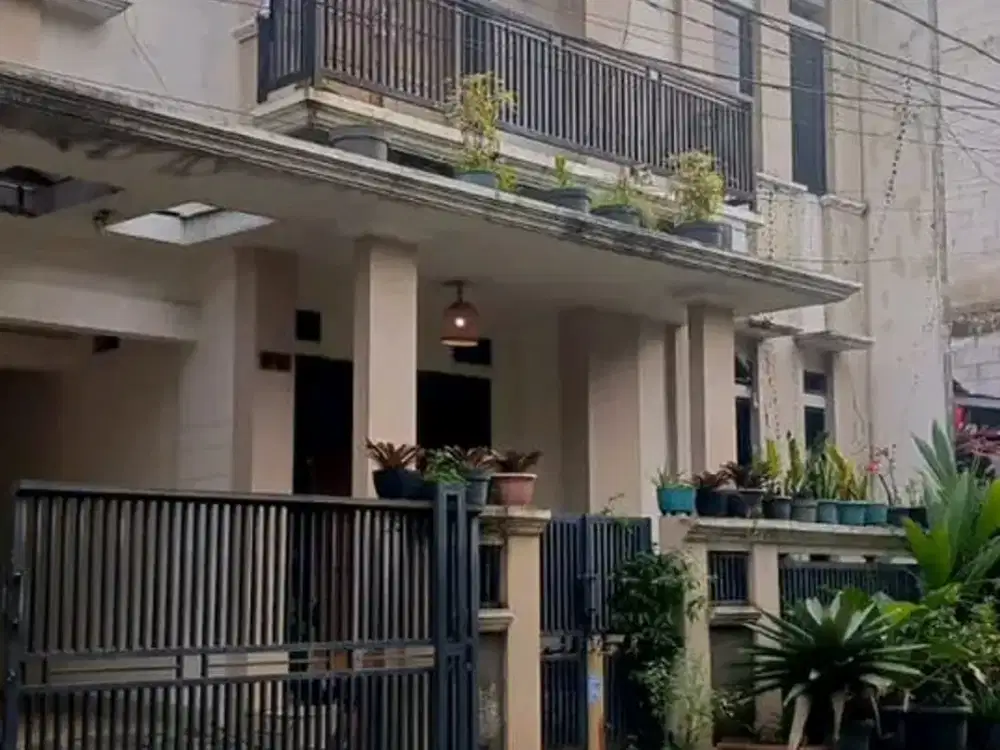 Rumah mewah Perumahan Mampang indah 1 Pancoran Mas Depok