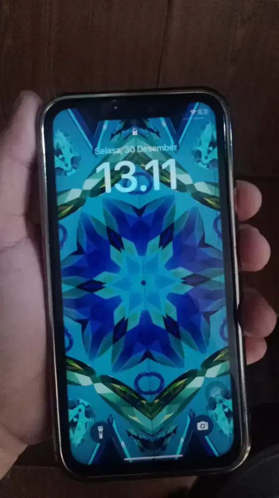 Iphone 11 64 gb merah