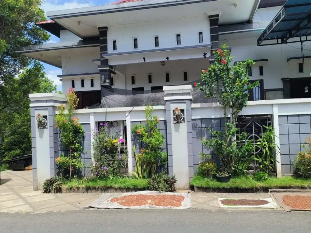 DIJUAL 1 BIDANG TANAH DENGAN TOTAL LUAS 8150 M2 BERIKUT BANGUNAN - BULELENG