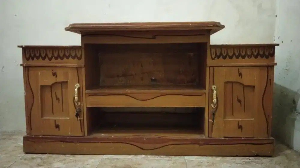 Lemari TV & Hiasan