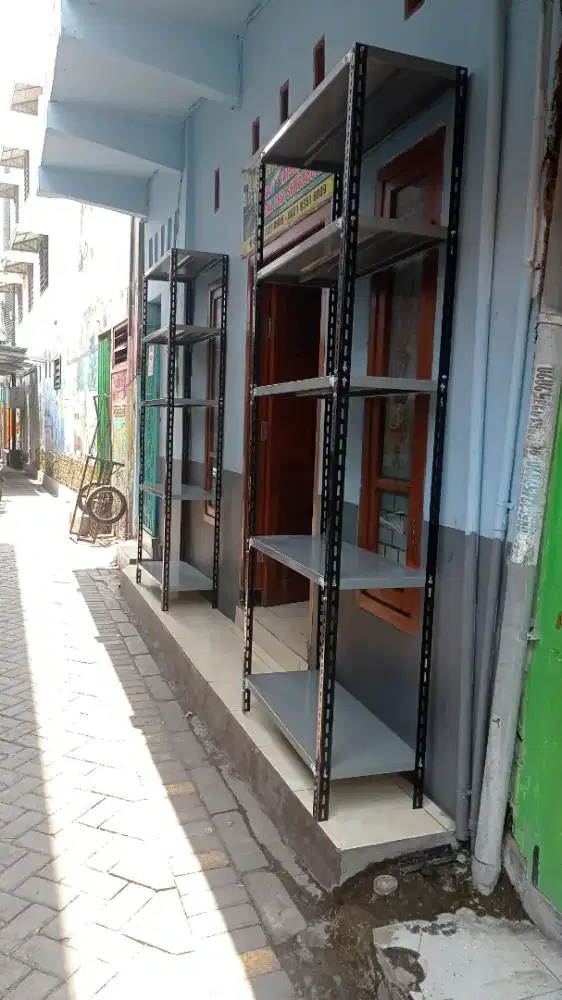 Rak besi rak buku rak siku-siku