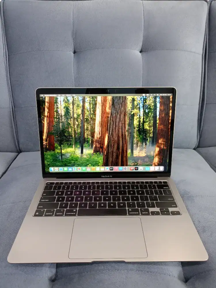 MACBOOK AIR 2020 CHIP M1 13 INCH 8/128 MURAH