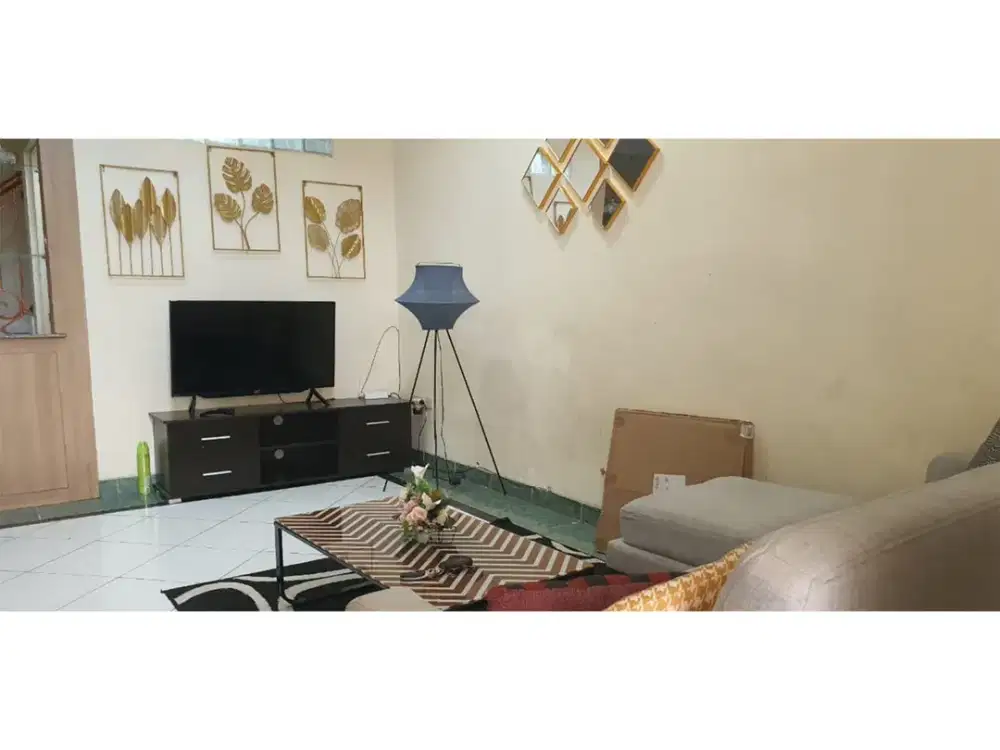 DISEWA RUMAH 2 LANTAI FULL FURNISH SIAP HUNI HARGA NEGO SENTUL CITY SSR951