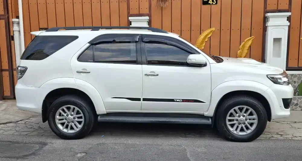 Fortuner VNT 2.5G AT 2014 Diesel, sangat terawat
