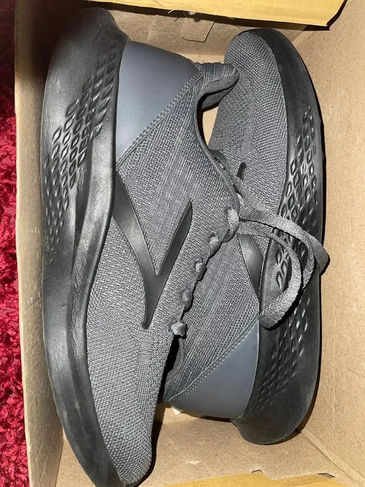 Sepatu running brodo