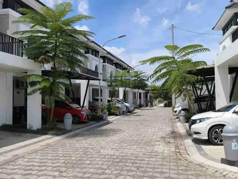 DiJual Rumah Mewah 2LT SHM Di Cluster Kedungmundu Tembalang Semarang