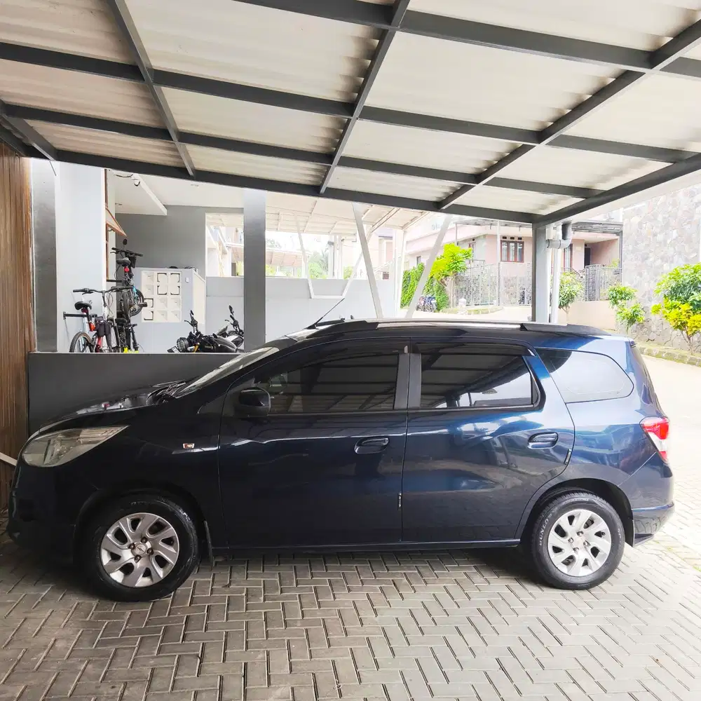 Chevrolet Spin 2014 Bensin