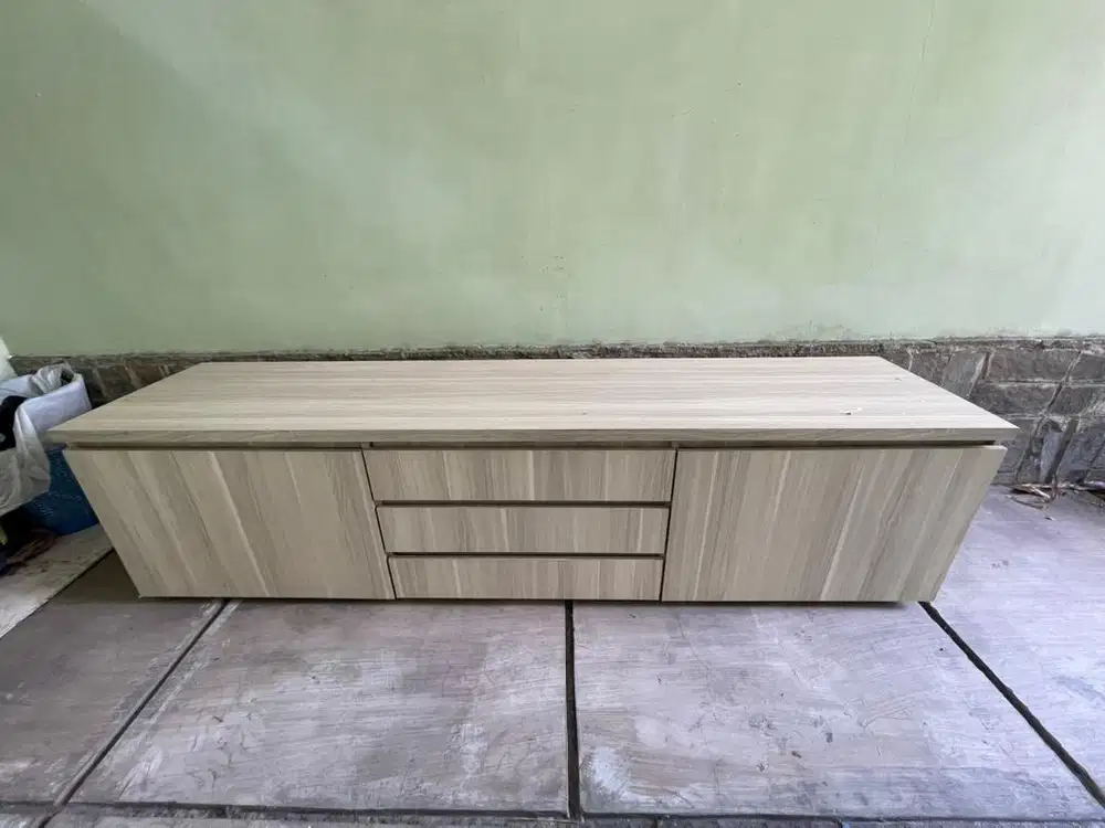 lemari t.v bagus