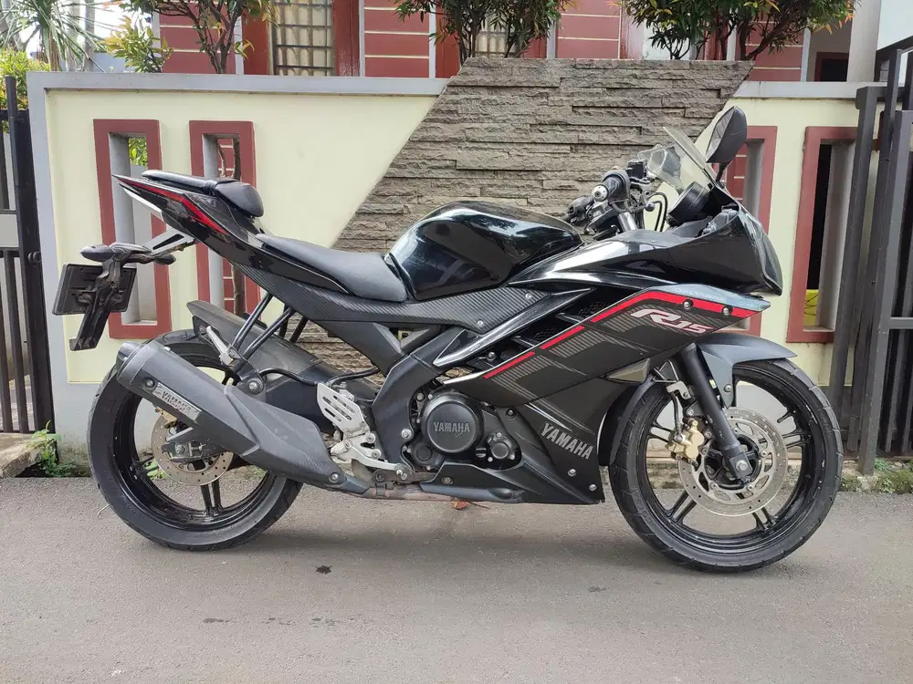 YAMAHA R15 V2 TAHUN 2016