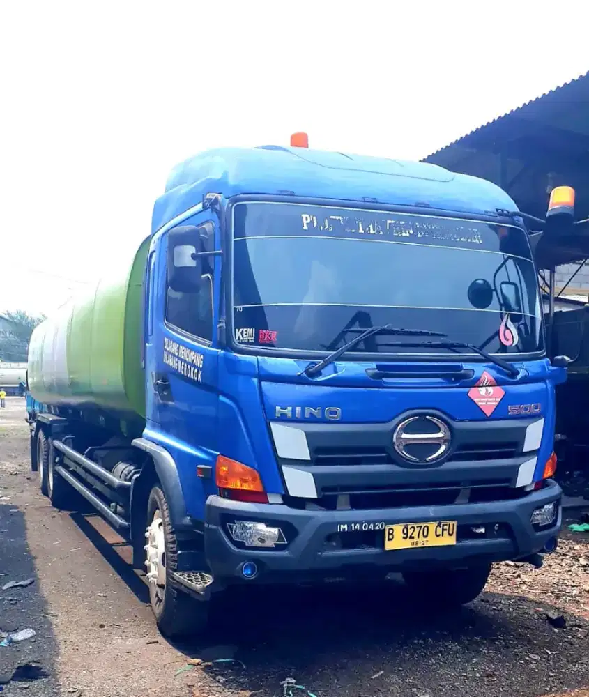 Hino FL235JW Tangki 32KL 2018