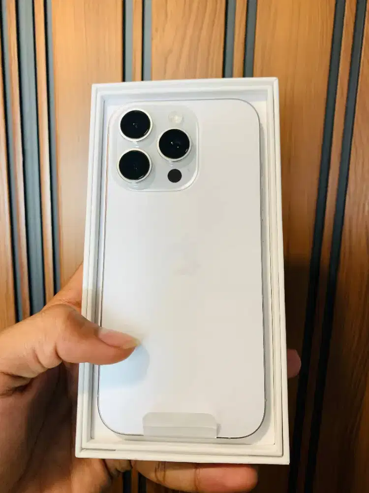 iPhone 16 pro white titanium 128gb iBox
