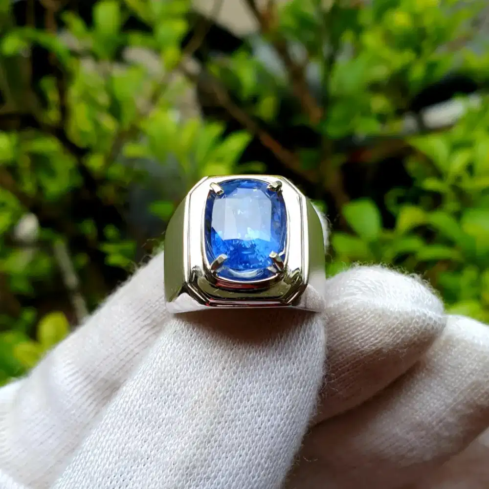Natural Blue Sapphire Srilanka 5.14 crt Ring silver