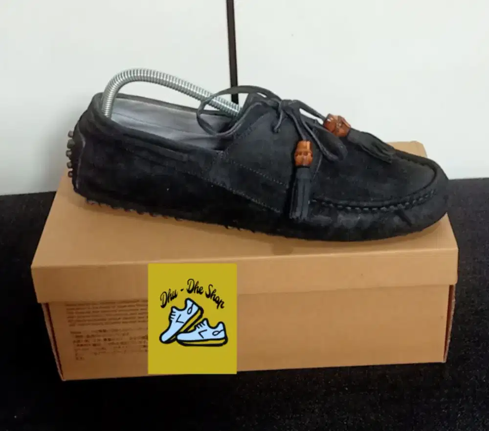 Sepatu Gucci slip on Suede size 41 - 7 Tunggal ( prelove ) mewah