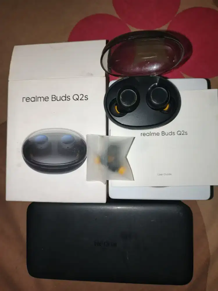 Headset Realme & Power bank Redmi 20.000 mAh 18w Original.