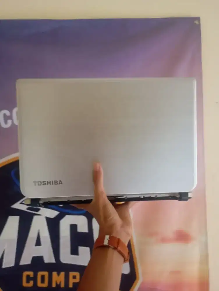 JUAL LAPTOP TOSHIBA SATELLITE E45T - TOUCHSCREEN
