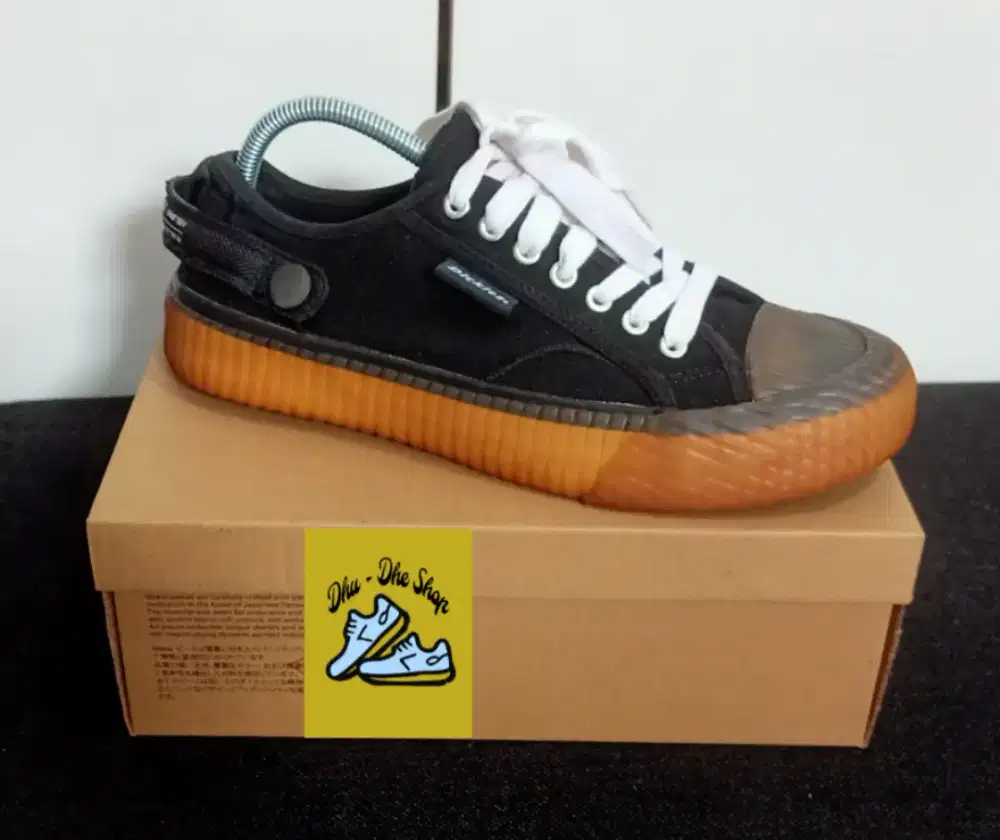 Sepatu Dickies size 43 ( prelove ) Bagus, NEGO