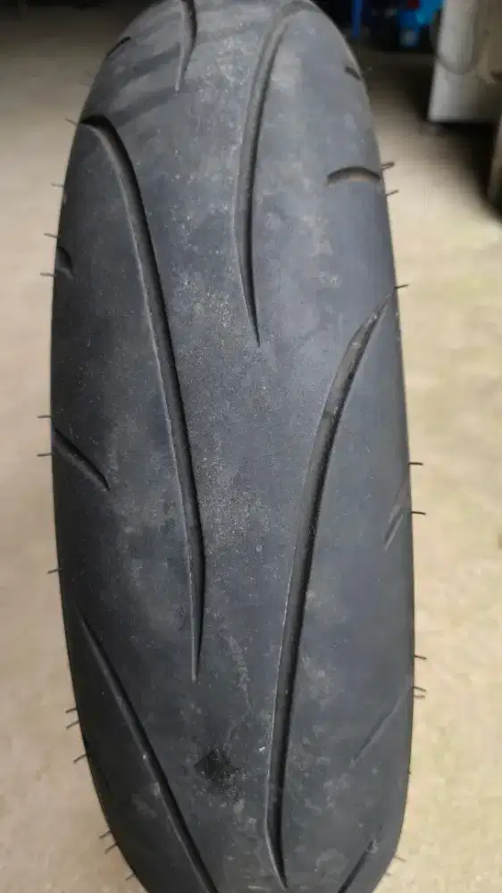 Ban Motor Dunlop Sportmax 120/70 ring R17 tahun produksi akhir 2023