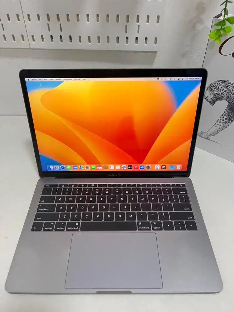MacBook Pro 13inch 2017, 8/256GB i5 SECOND