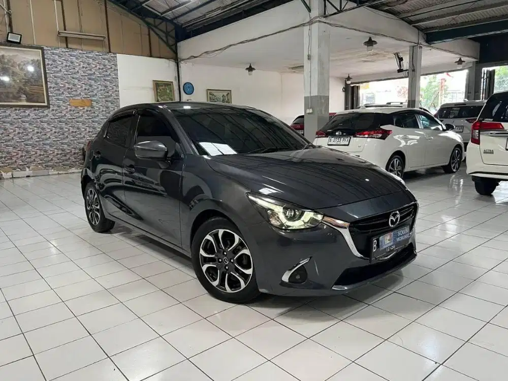 MAZDA 2 R SKYACTIV 1.5 AT 2017 LOW KM TGN PAJAK BARU BAN TEBAL