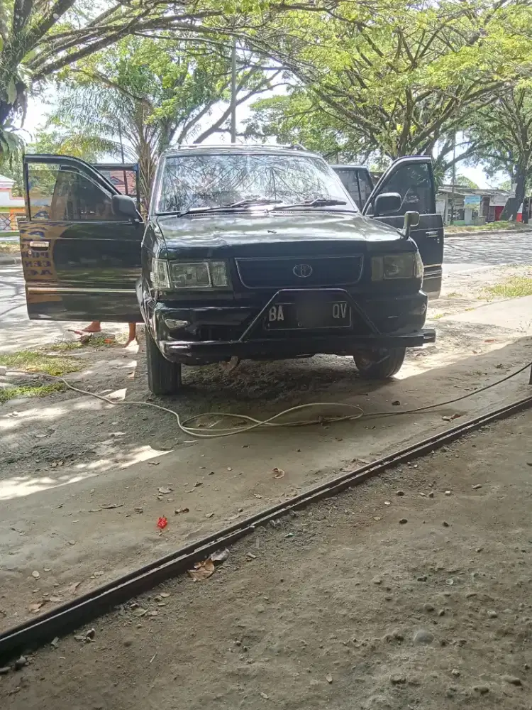 Toyota kijang Kapsul SGX 97