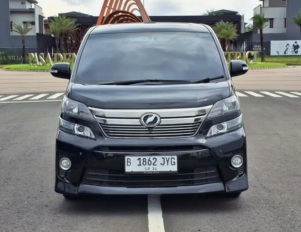 Angsuran 8 JTan Toyota Vellfire ZG 2.4 Premium Sound 2013
