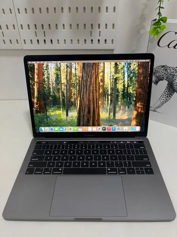 MacBook Pro Touchbar 13inch 2019, 8/512GB i5 SECOND