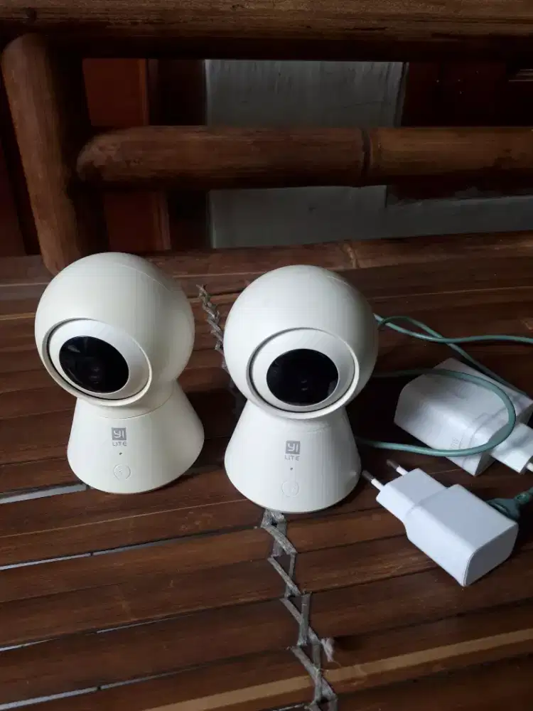 2 unit Cctv Yi lite