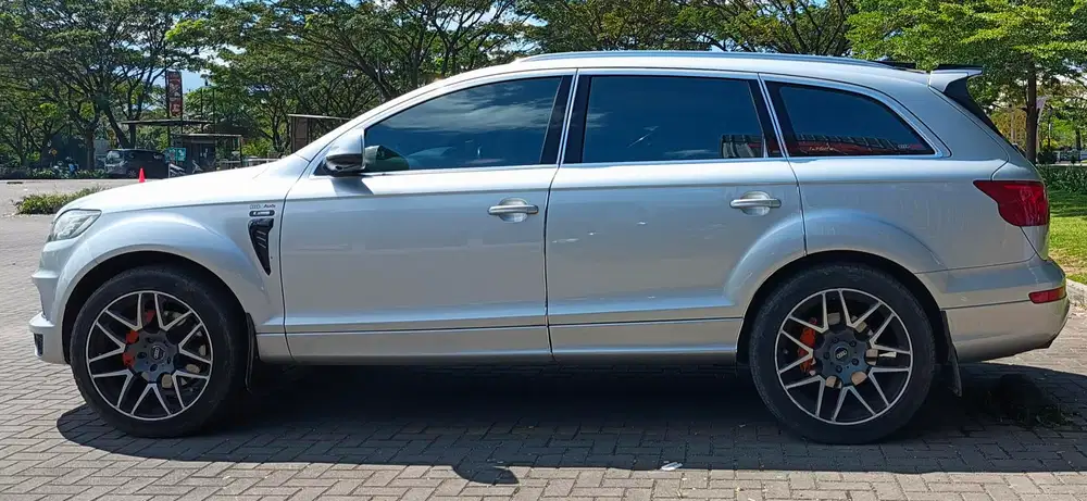 Audi Q7 2011 Bensin