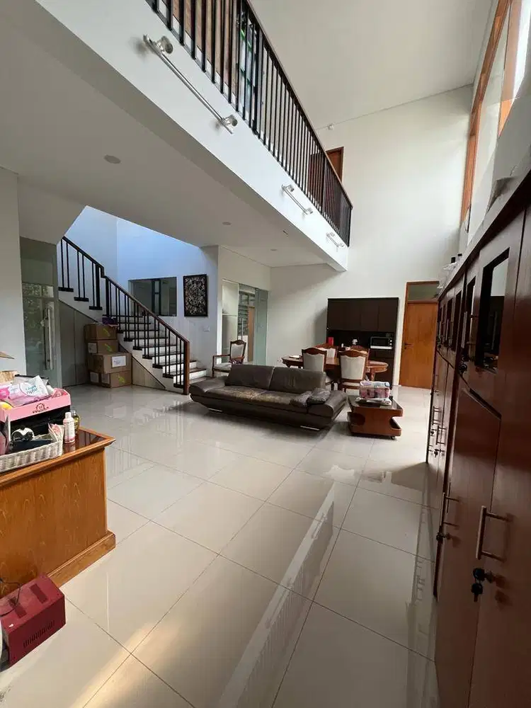 Disewakan Rumah di Singgasana Pradana Bandung Siap Huni