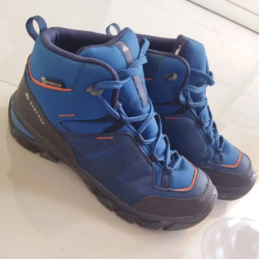 QUCHUA Sepatu Gunung Anak Midcut MH120 Size 37