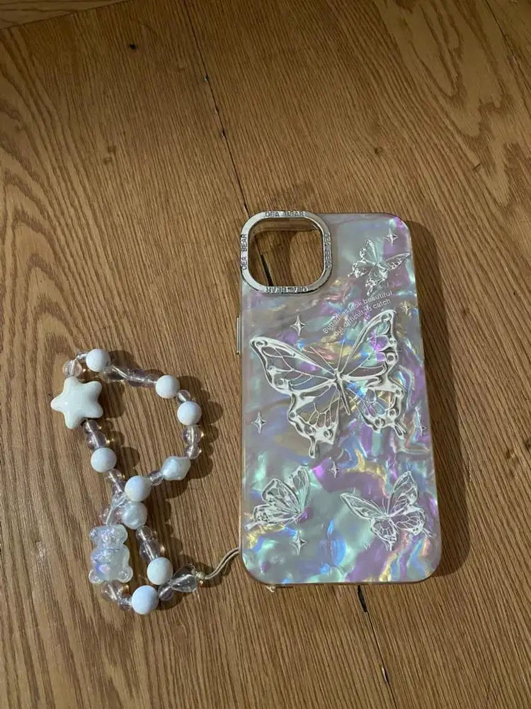 Casing iPhone 13 Motif Kupu-Kupu Bahan Silikon Kuat Tebal